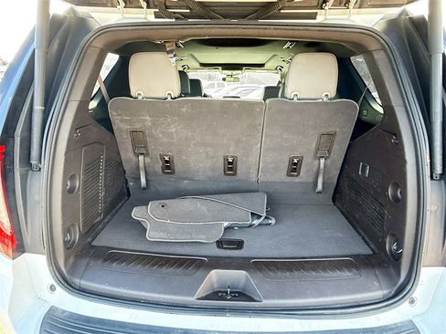 Used 2023 GMC Yukon SLT image 30