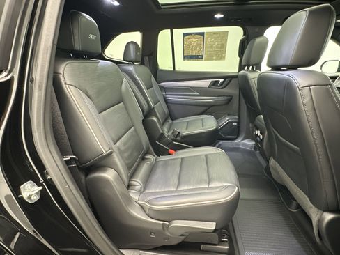 Certified 2025 Buick Enclave Sport Touring w/ Super Cruise Package AWD/4WD image 29