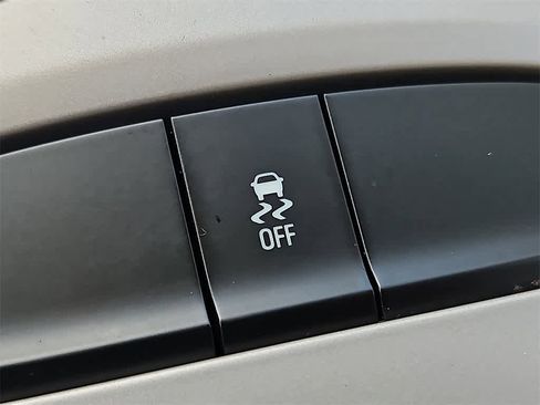 Used 2017 Chevrolet Cruze LS image 18