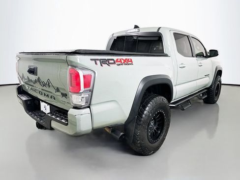 Used 2022 Toyota Tacoma TRD Off-Road AWD/4WD image 5