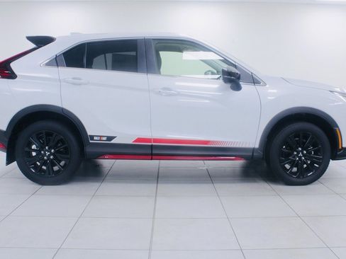 Used 2023 Mitsubishi Eclipse Cross LE image 4