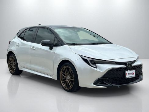 Certified 2025 Toyota Corolla Hatchback FWD image 3