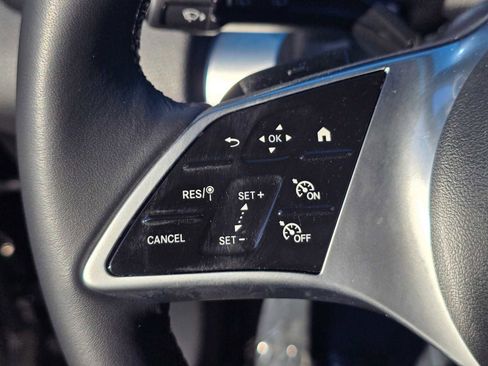 Used 2025 Mercedes-Benz GLB 250 4MATIC image 32