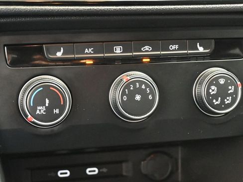 Used 2022 Volkswagen Taos S image 16