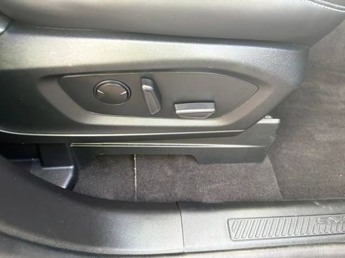 Used 2023 Ford Explorer XLT w/ Equipment Group 202A AWD/4WD image 38