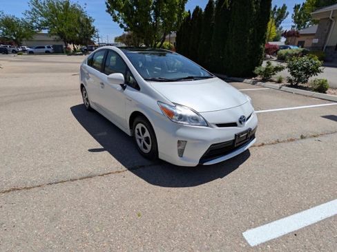 Used 2013 Toyota Prius Three w/ Solar Roof Pkg FWD image 7