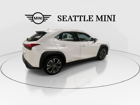 Used 2019 Lexus UX 250h w/ Premium Package AWD/4WD image 11
