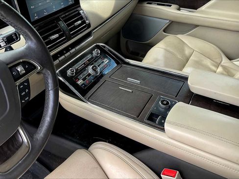 Used 2021 Lincoln Navigator Reserve w/ Luxury Package image 15