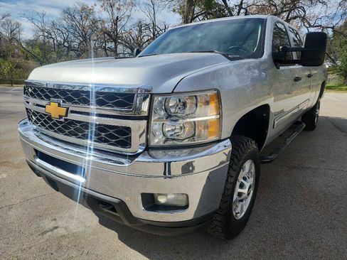 Used 2011 Chevrolet Silverado 2500 LT w/ Interior Plus Package image 3