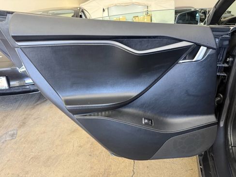 Used 2019 Tesla Model S Long Range AWD/4WD image 22