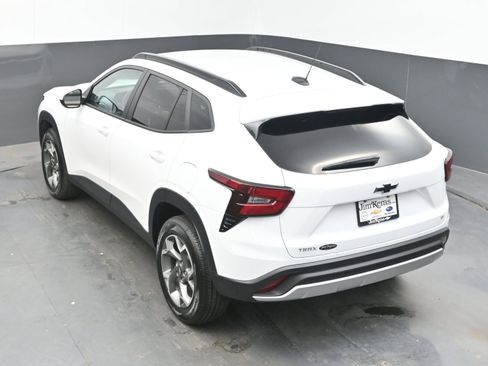 New 2026 Chevrolet Trax LT w/ Driver Confidence Package FWD image 33