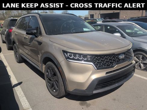 Used 2021 Kia Sorento S w/ Panoramic Sunroof Package image 3
