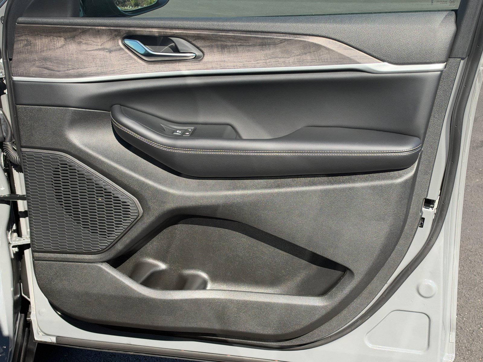 New 2027 Jeep Grand Cherokee Limited AWD/4WD image 14