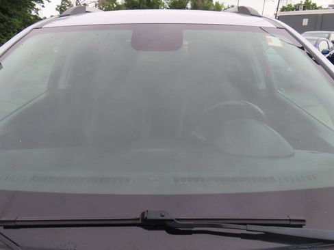 Used 2020 Chevrolet Trax LT w/ LT Convenience Package AWD/4WD image 33