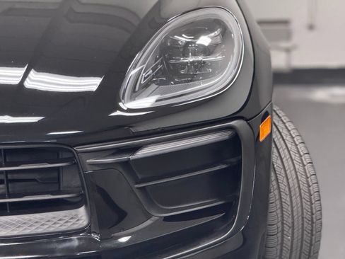Used 2024 Porsche Macan AWD/4WD image 7
