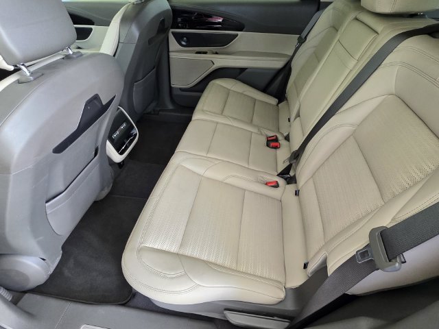 Used 2025 Lincoln Nautilus Reserve w/ Jet Appearance Package AWD/4WD image 9