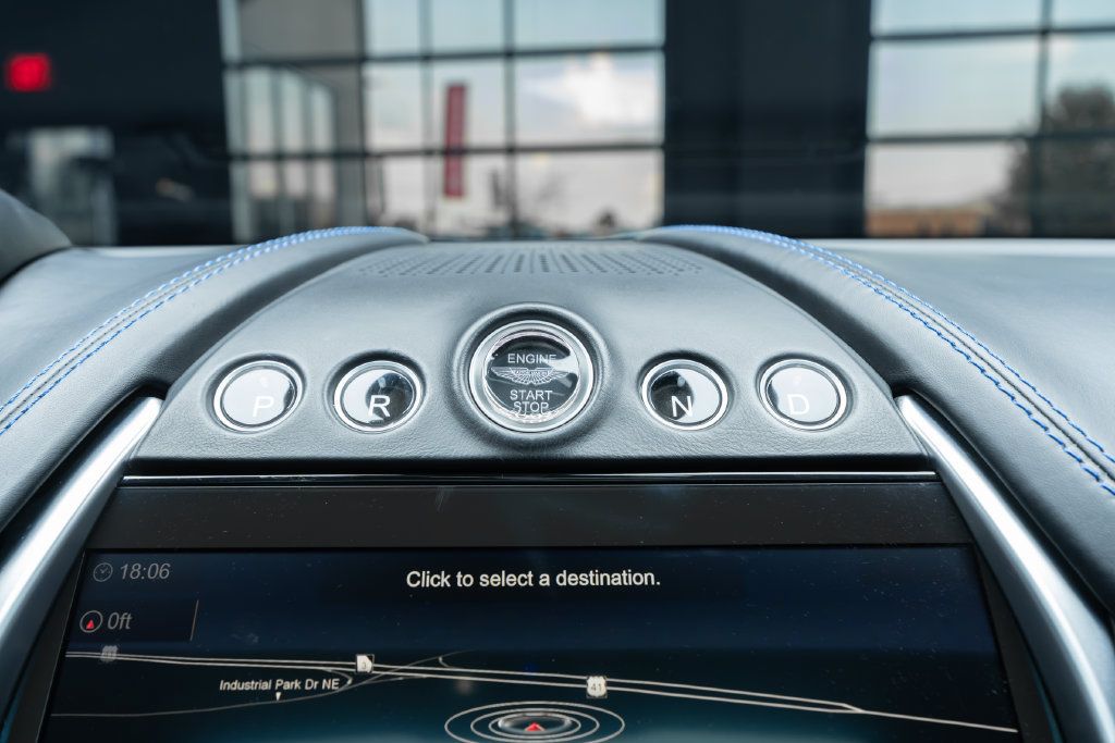 Used 2022 Aston Martin DBX AWD/4WD image 29