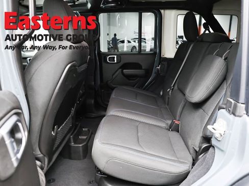 Used 2024 Jeep Wrangler Unlimited Rubicon 4xe AWD/4WD image 22