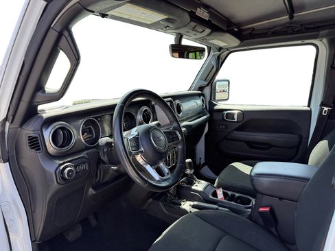 Used 2022 Jeep Wrangler Unlimited Sahara image 9