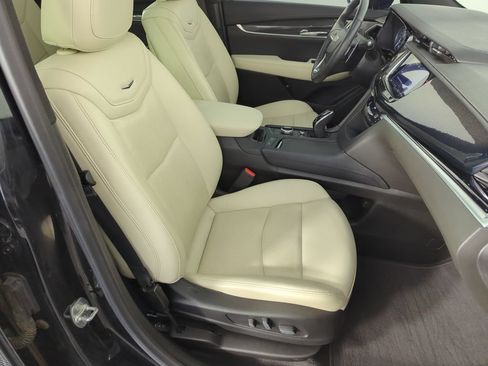Used 2024 Cadillac XT6 Sport w/ Technology Package AWD/4WD image 40