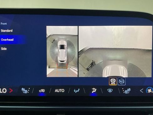 New 2026 Chevrolet Equinox EV LT image 17