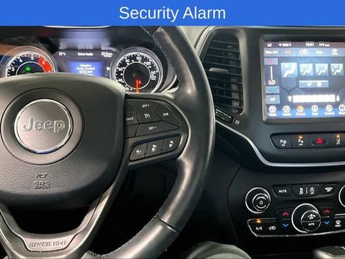 Used 2020 Jeep Cherokee Trailhawk w/ Technology Group AWD/4WD image 16
