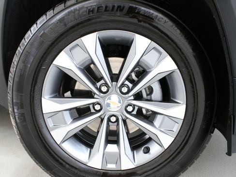 Used 2025 Chevrolet Equinox LT w/ Convenience Package II image 33