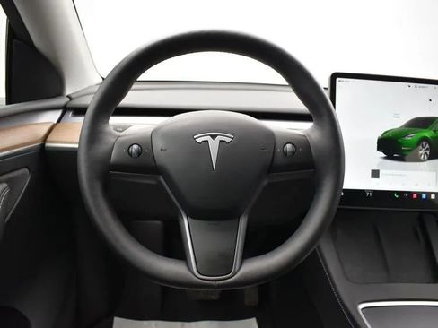 Used 2024 Tesla Model Y Long Range image 18
