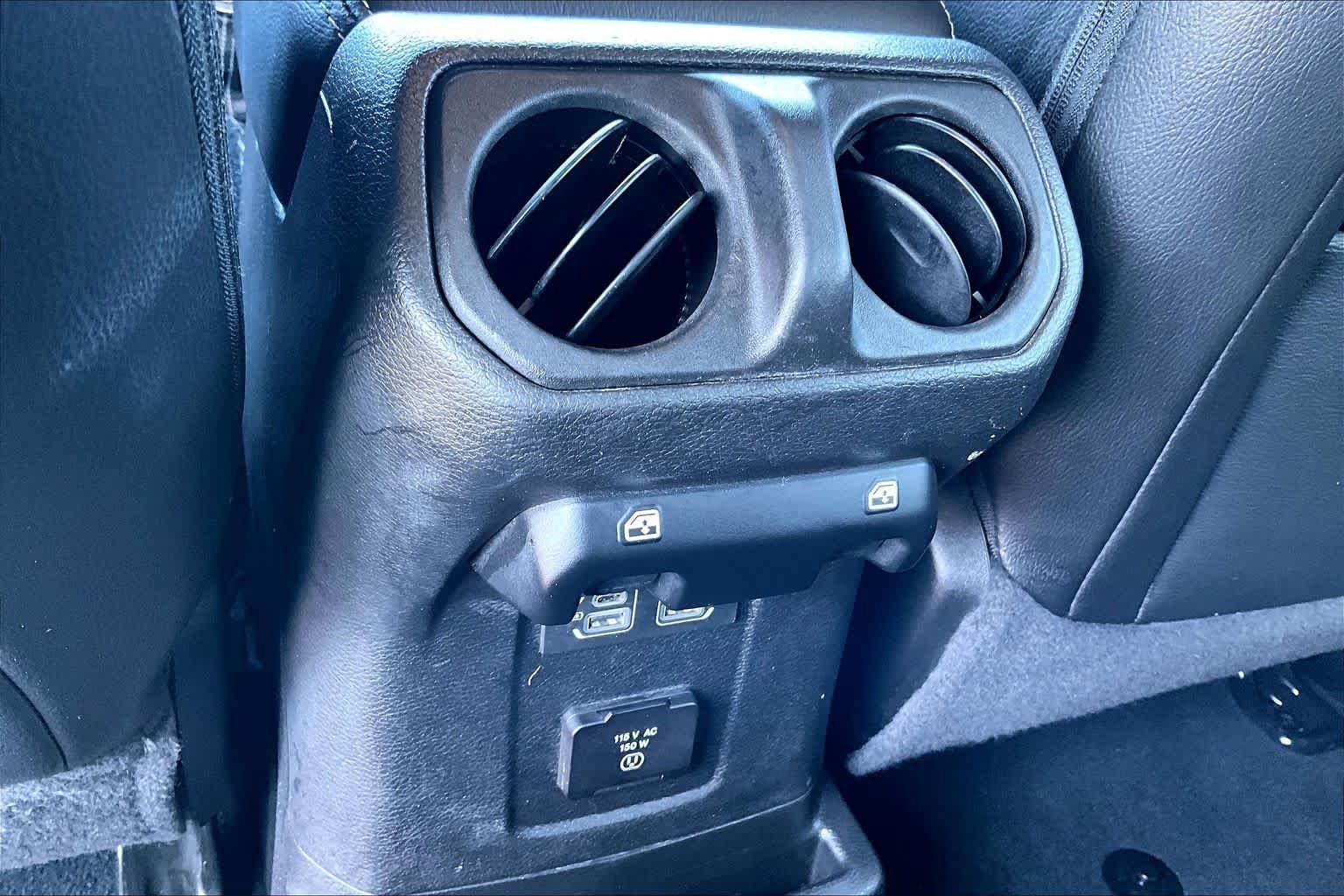 Used 2023 Jeep Wrangler Unlimited Sahara w/ Cold Weather Group AWD/4WD image 32