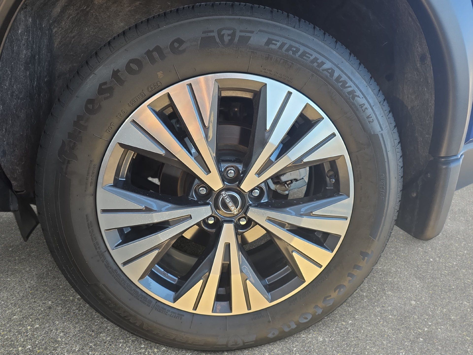 Used 2023 Nissan Rogue SV FWD image 30