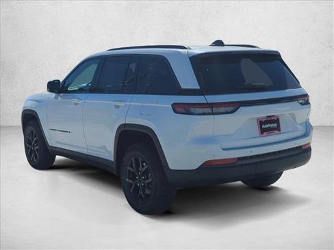New 2026 Jeep Grand Cherokee Altitude RWD image 9