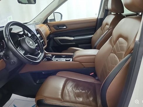 Used 2023 Nissan Pathfinder Platinum w/ Cargo Package AWD/4WD image 8