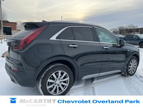 Used 2023 Cadillac XT4 Premium Luxury image 3