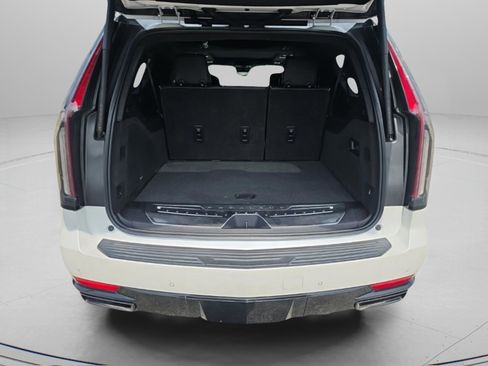 Used 2021 Cadillac Escalade ESV Sport Platinum w/ Heavy-Duty Trailer Package AWD/4WD image 17