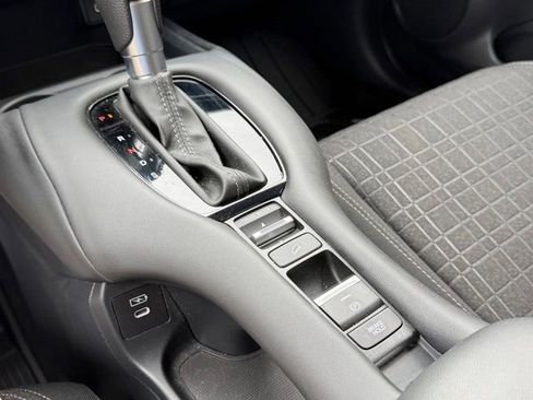 Certified 2024 Honda HR-V LX image 20