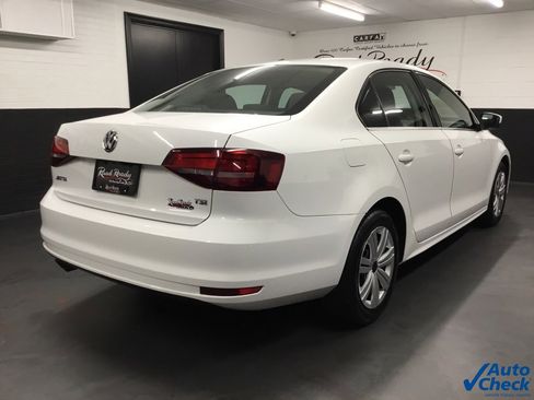 Used 2017 Volkswagen Jetta S w/ Jetta S Cold Weather Package image 10