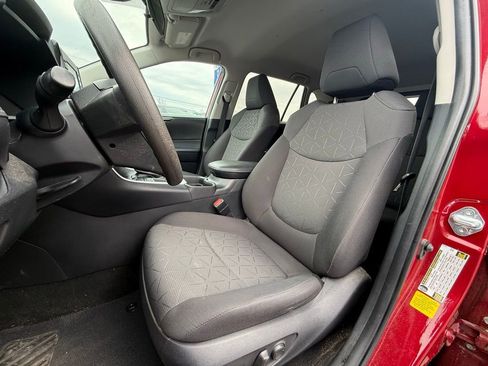 Used 2021 Toyota RAV4 XLE image 21