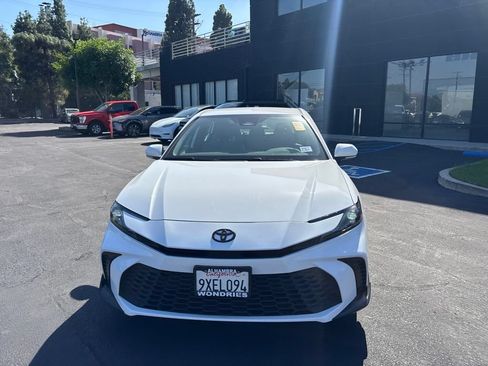 Used 2026 Toyota Camry SE w/ Convenience Package FWD image 9