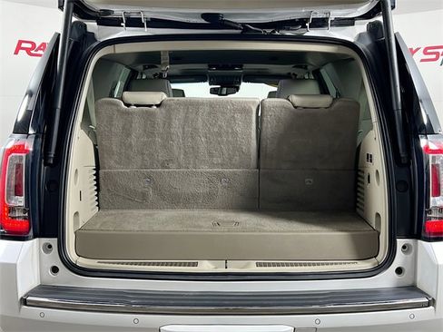 Used 2020 GMC Yukon Denali w/ Denali Ultimate Package image 28