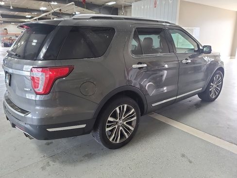 Used 2018 Ford Explorer Platinum AWD/4WD image 5