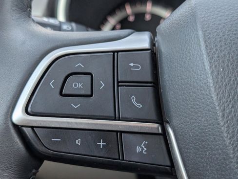 Used 2023 Toyota Highlander XLE image 28