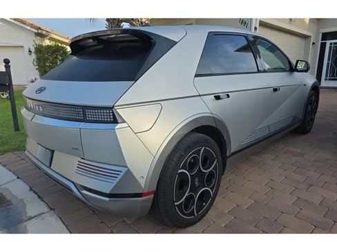 Used 2024 Hyundai Ioniq 5 Limited image 3