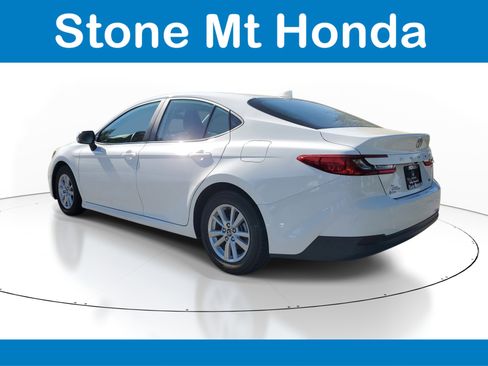 Used 2025 Toyota Camry LE FWD image 4