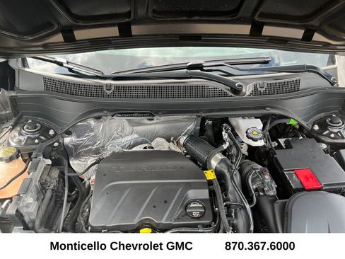 Used 2025 Chevrolet Trax LS image 27