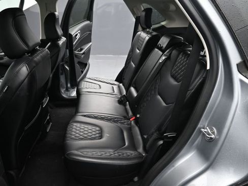 Used 2024 Ford Edge Titanium image 12