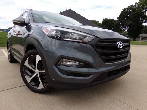 Used 2018 Hyundai Tucson Limited w/ Ultimate Package 02 AWD/4WD image 10