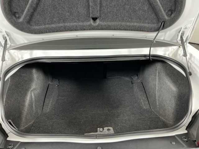Used 2013 Dodge Challenger SXT RWD image 22
