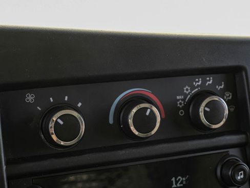 Used 2020 Chevrolet Express 2500 image 28