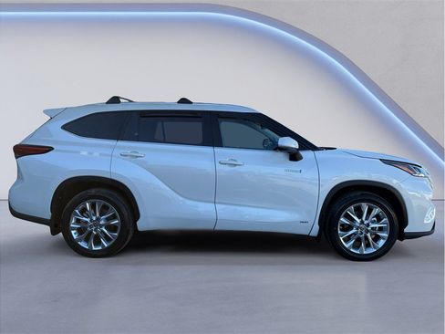 Used 2021 Toyota Highlander Limited AWD/4WD image 7