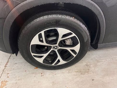 Used 2025 Mercedes-Benz GLC 350e 4MATIC image 25